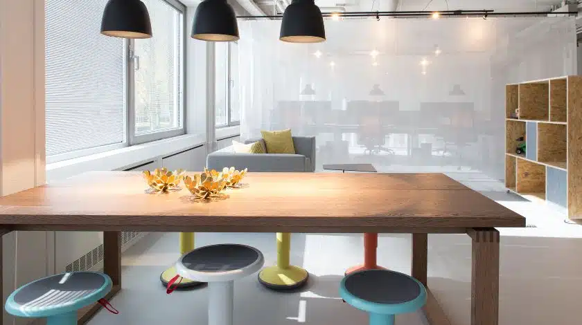 Totaaloplossing voor creatieve en inspirerende kantoorruimtes