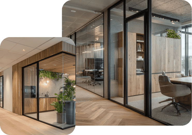 Glazen scheidingswanden en systeemwanden in een modern kantoorinterieur met houtaccenten